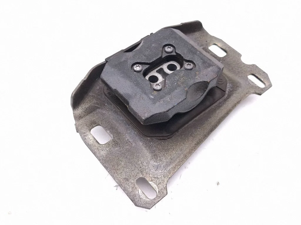 Engine mount bracket 9851773180