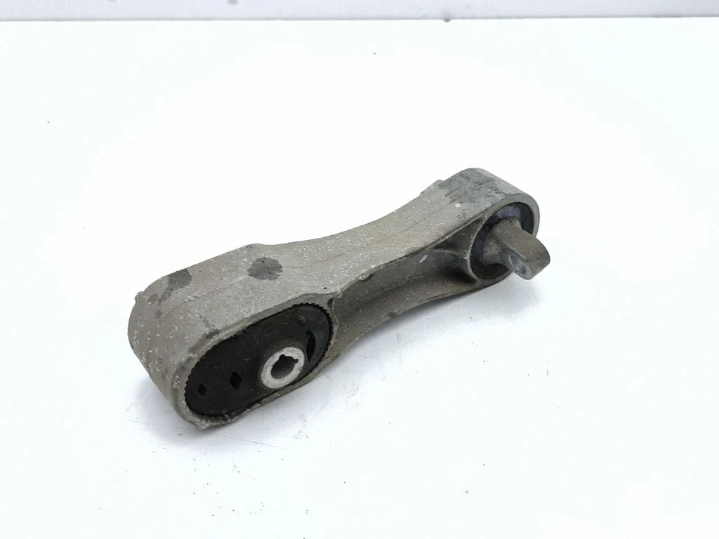 Engine mount bracket 17276810