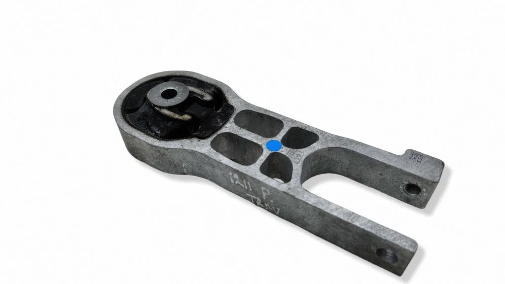 Engine mount bracket