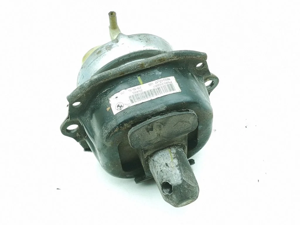 Engine mount bracket P685310601