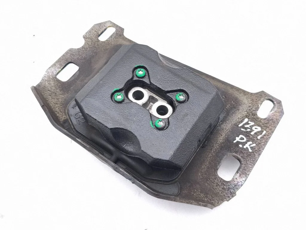 Engine mount bracket 9851773180