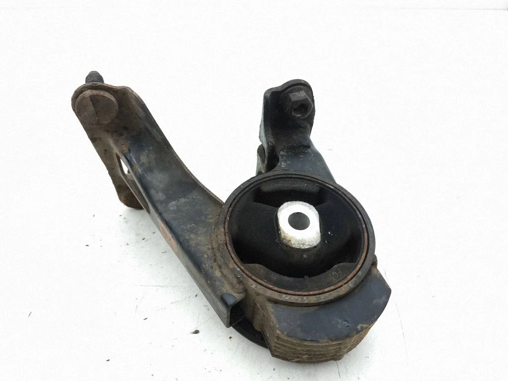 Engine mount bracket