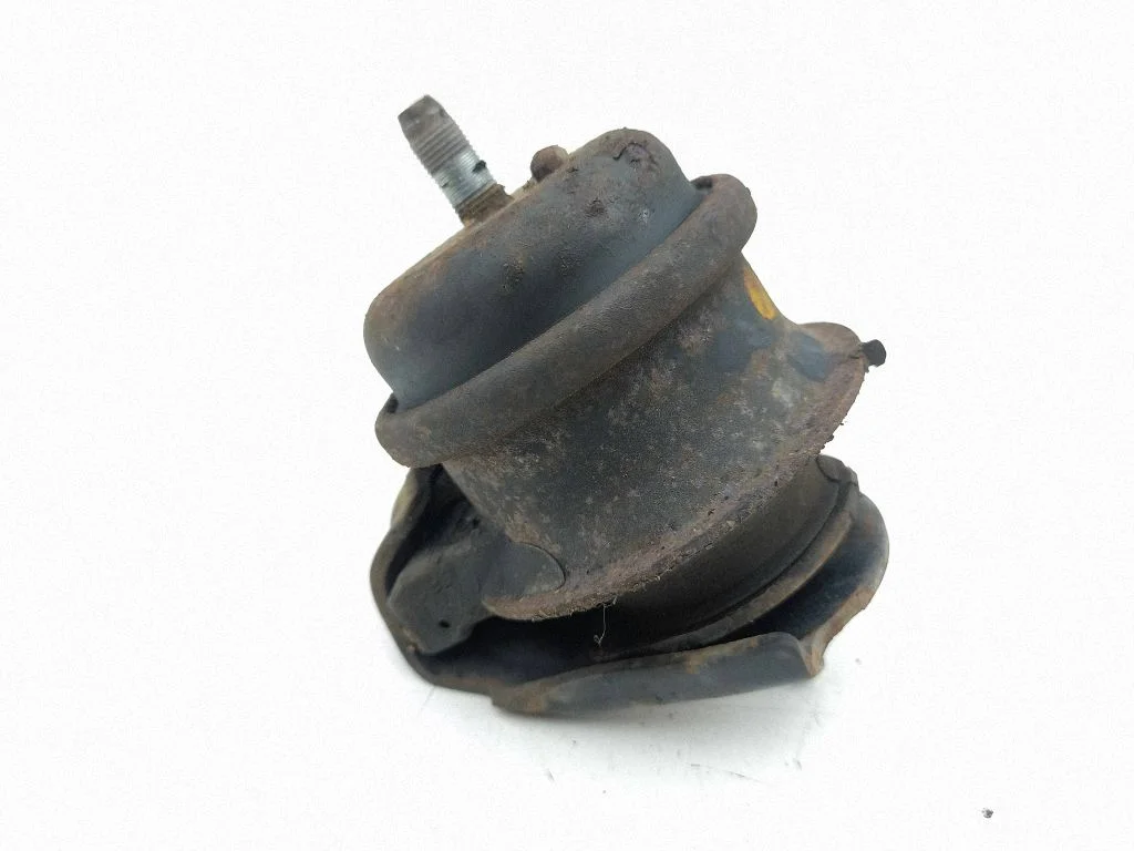 Engine mount bracket – Nissan 350Z (2002-2009)