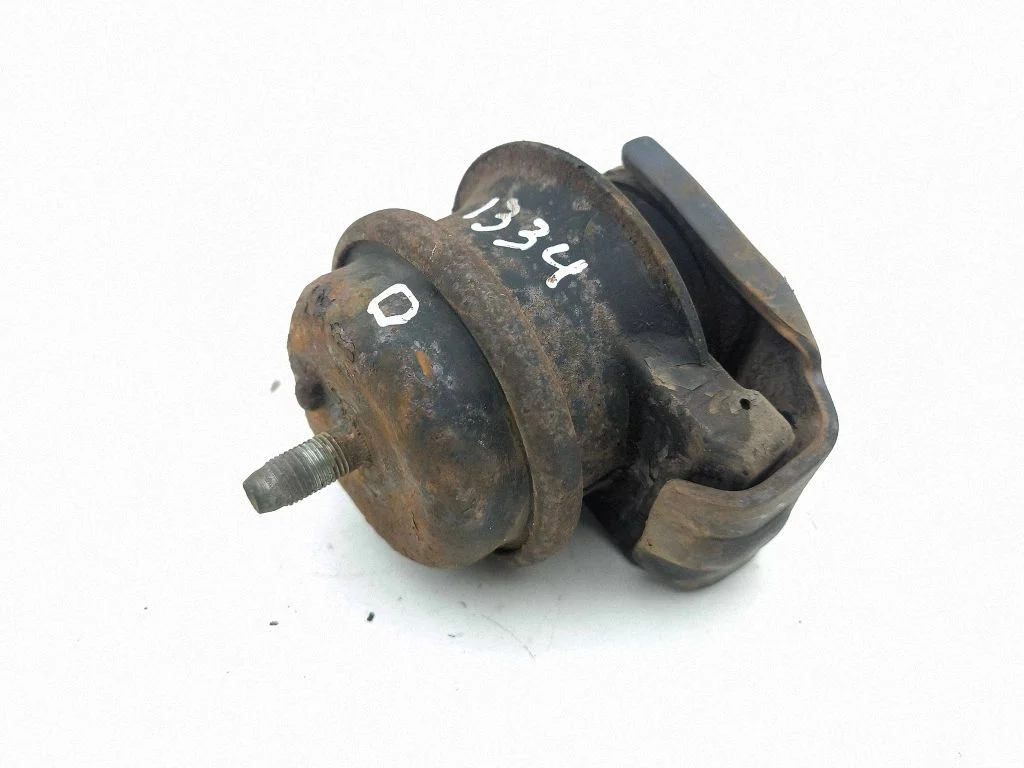Engine mount bracket – Nissan 350Z (2002-2009)