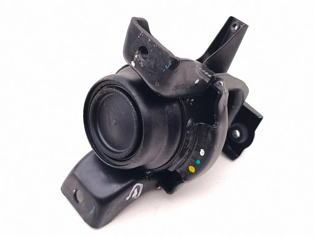 Engine mount bracket
