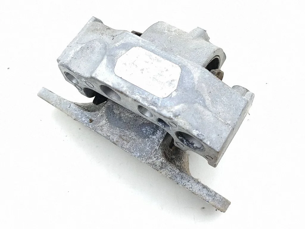 Engine mount bracket – left