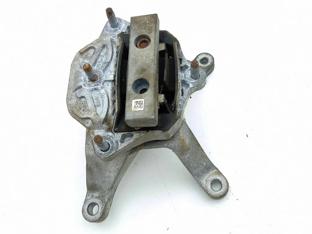 Engine mount bracket 608038