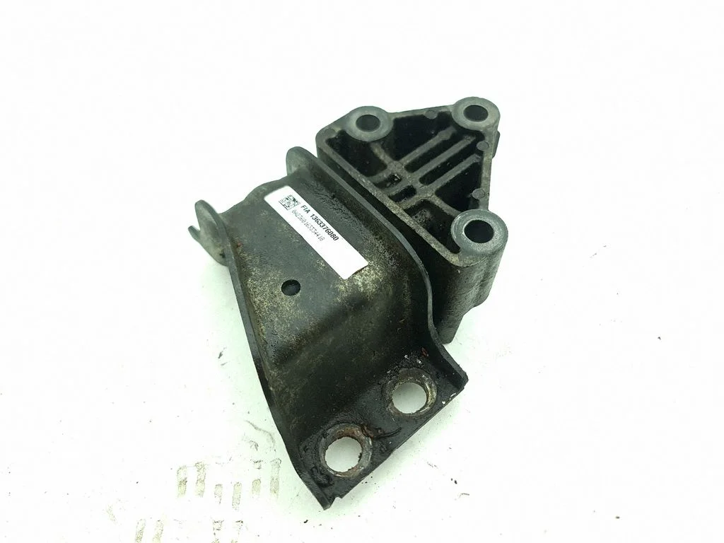Engine mount bracket 1363376080