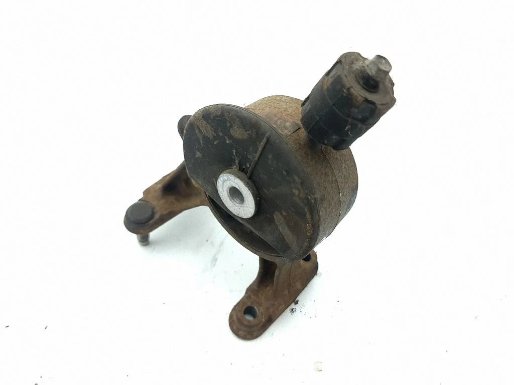 Engine mount bracket