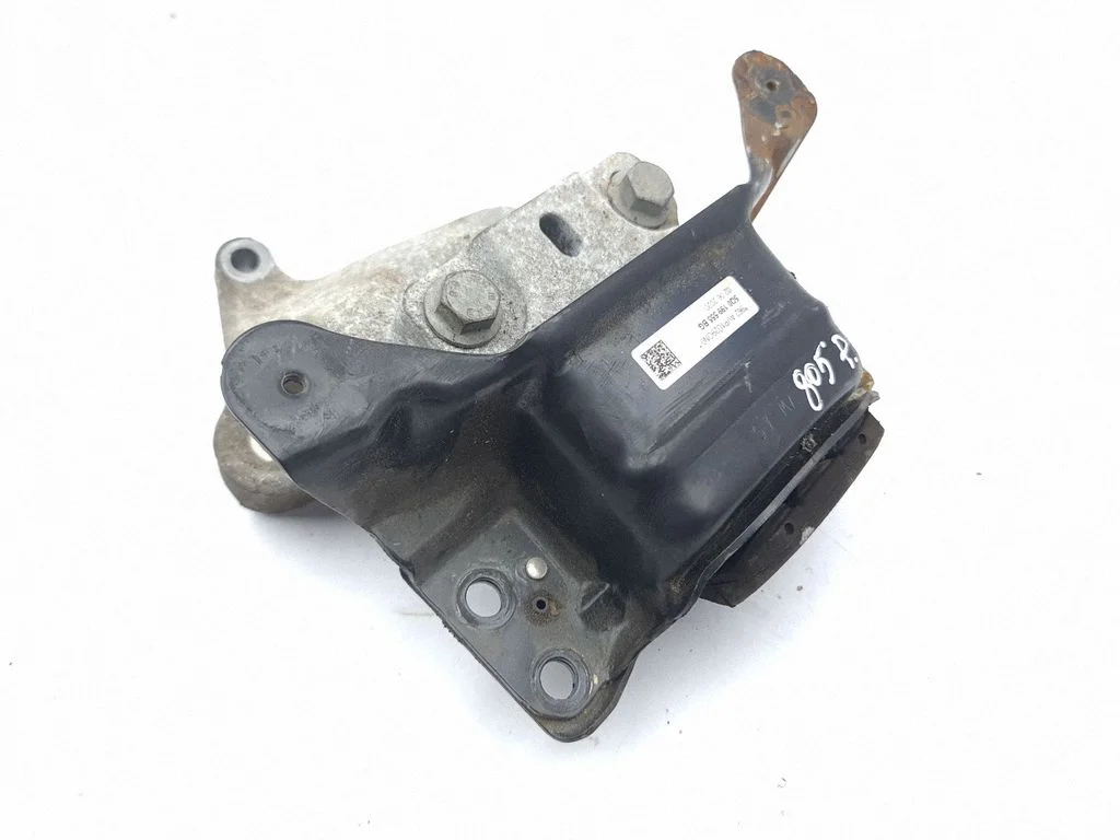 Engine mount bracket 5Q0199555BG
