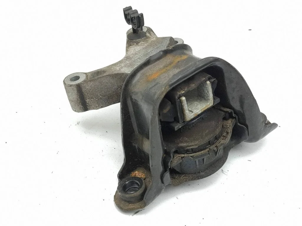 Engine mount bracket 112846249R