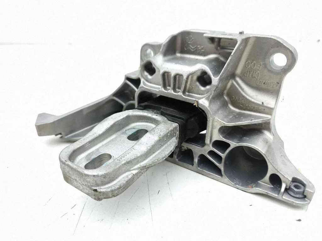 Engine mount bracket 4A109760