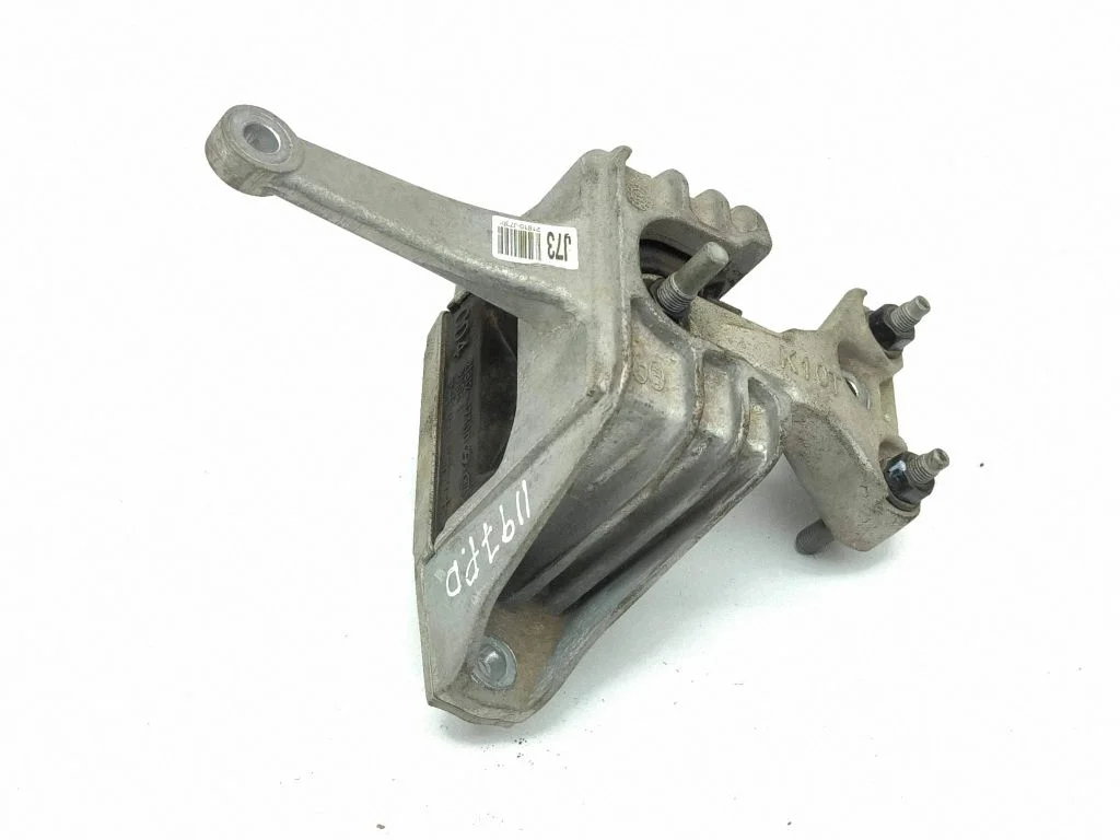 Engine mount bracket 21810J7300
