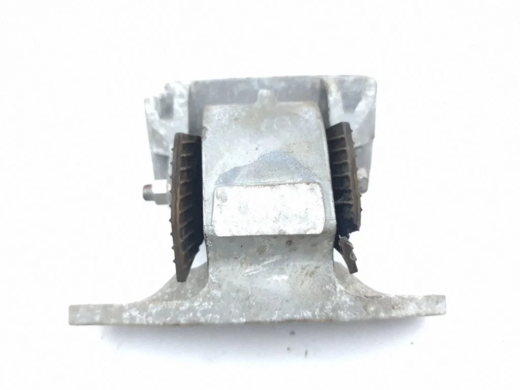 Engine mount bracket – left