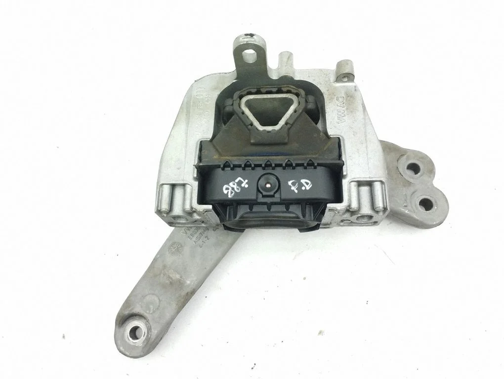Engine mount bracket 5WA199262AB
