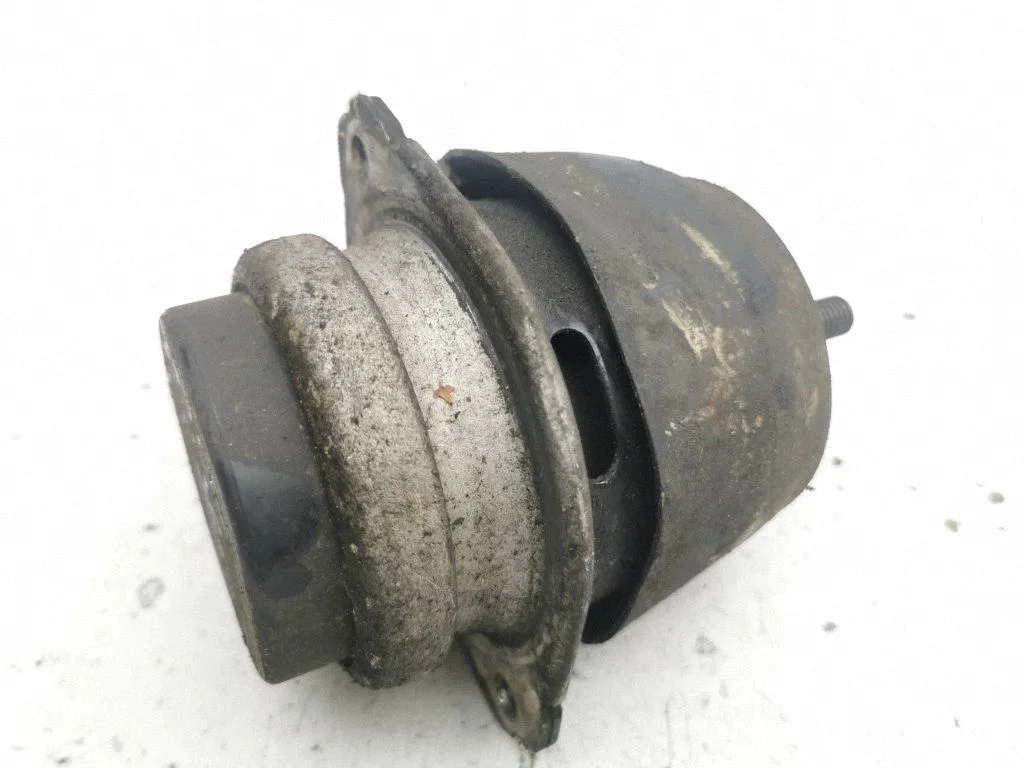 Mootoripadi 7L8199131A