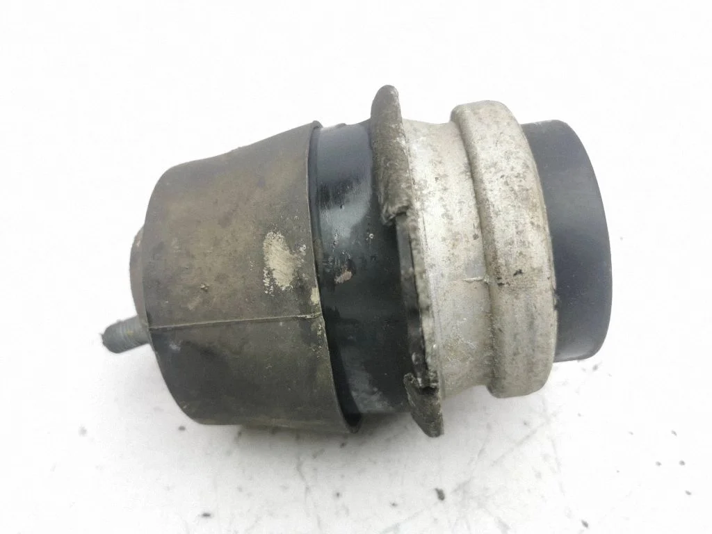 Mootoripadi 7L8199131A
