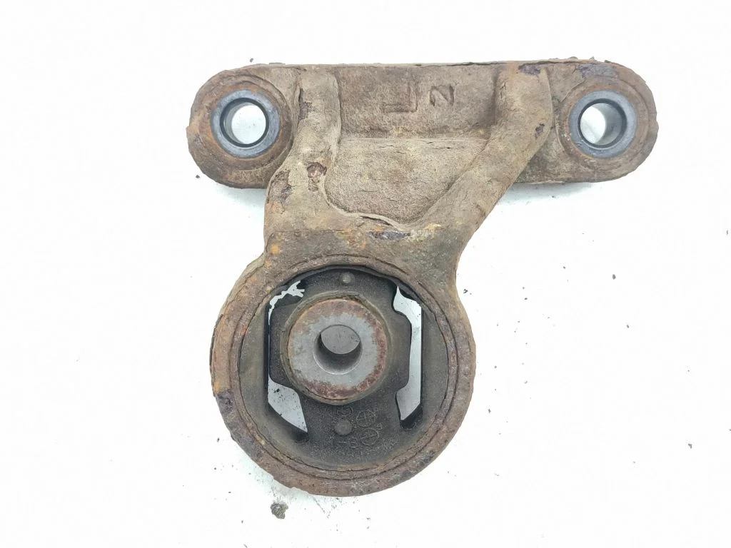 Engine mount bracket