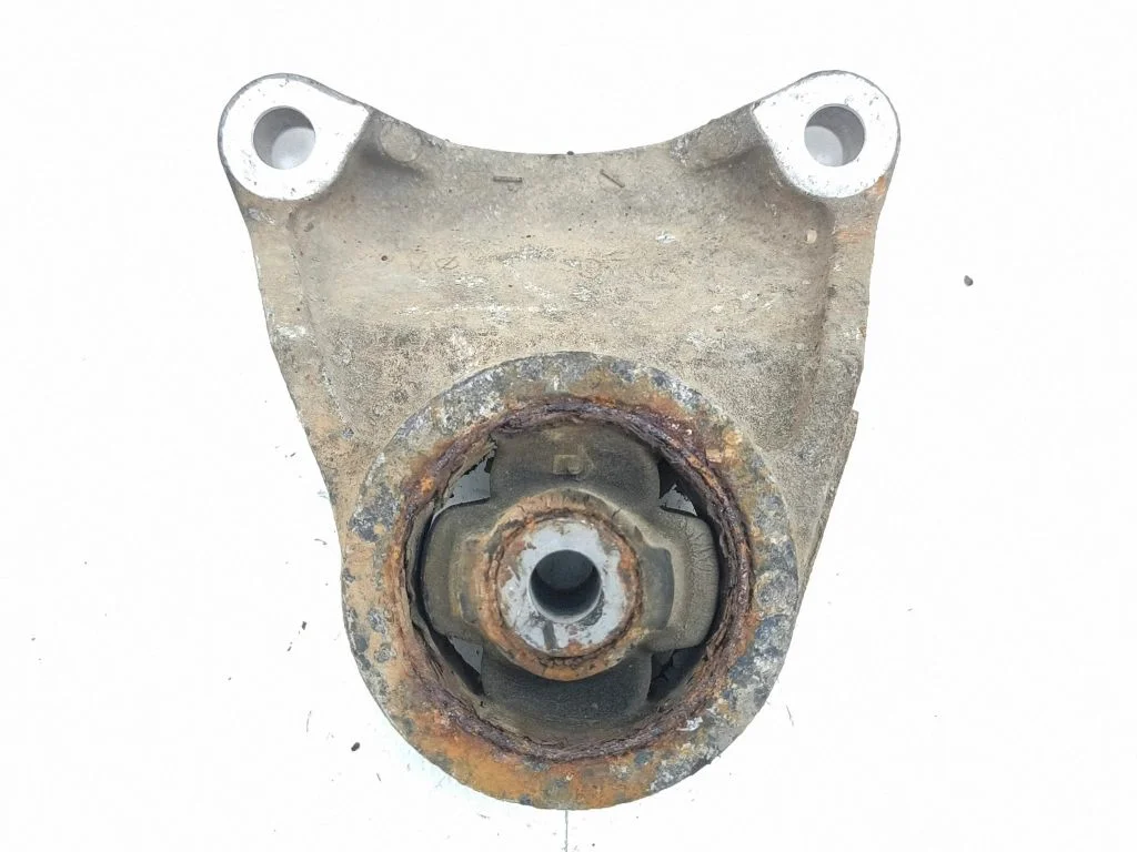 Engine mount bracket – right