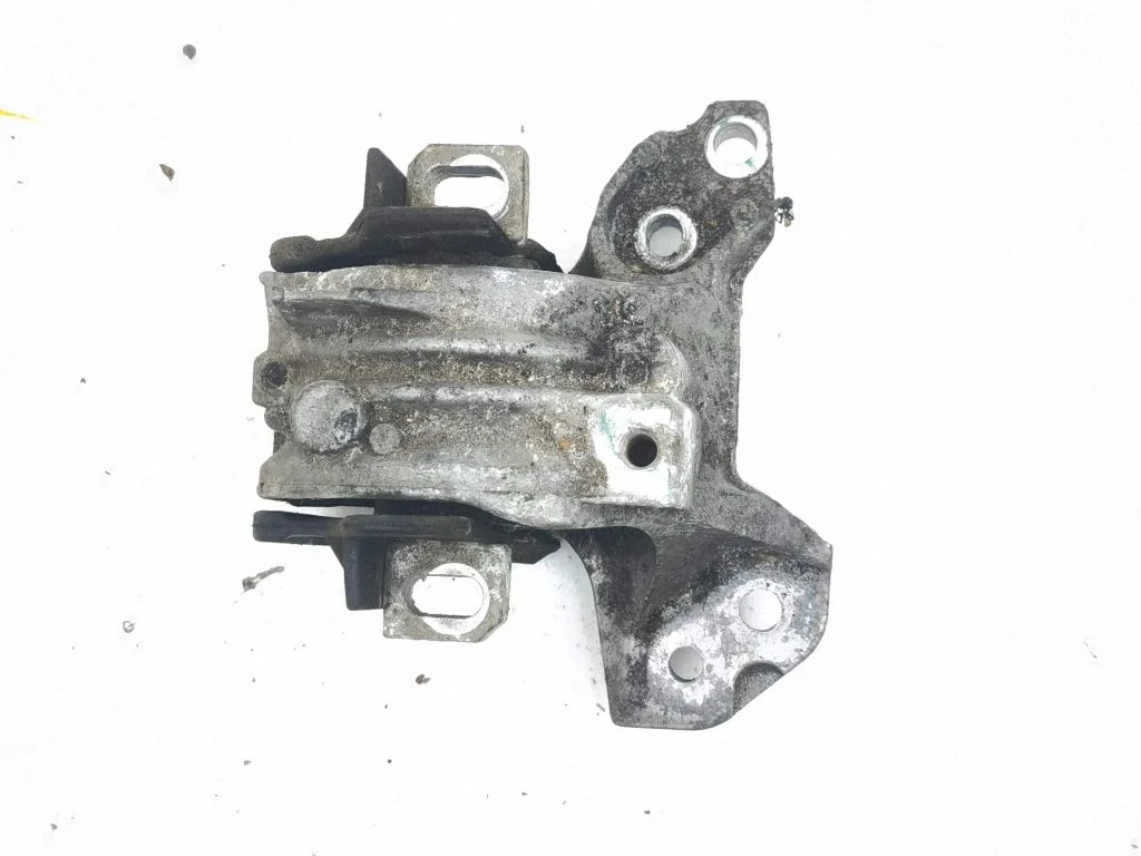 Engine mount bracket