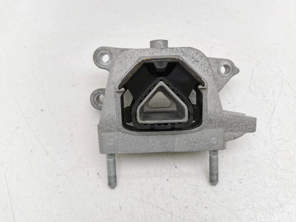 Engine mount bracket – right