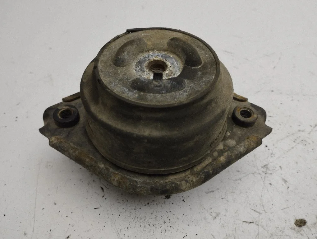 Engine mount bracket – right