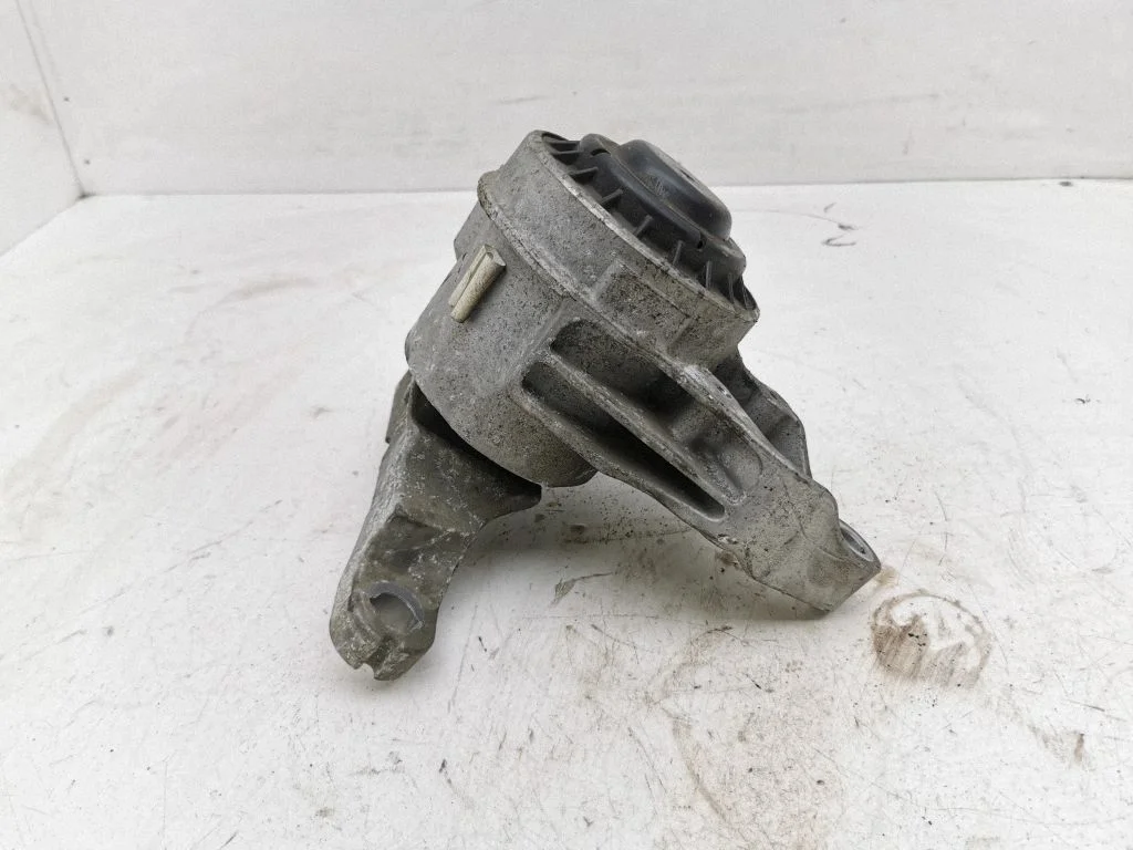 Engine mount bracket – right