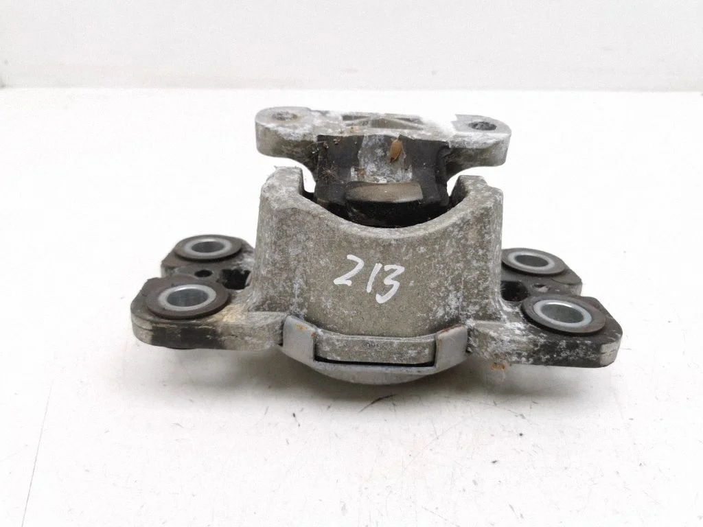 Engine mount bracket