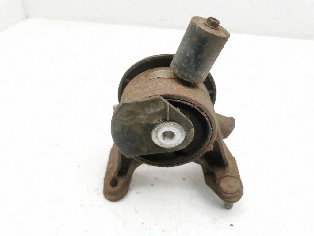 Engine mount bracket