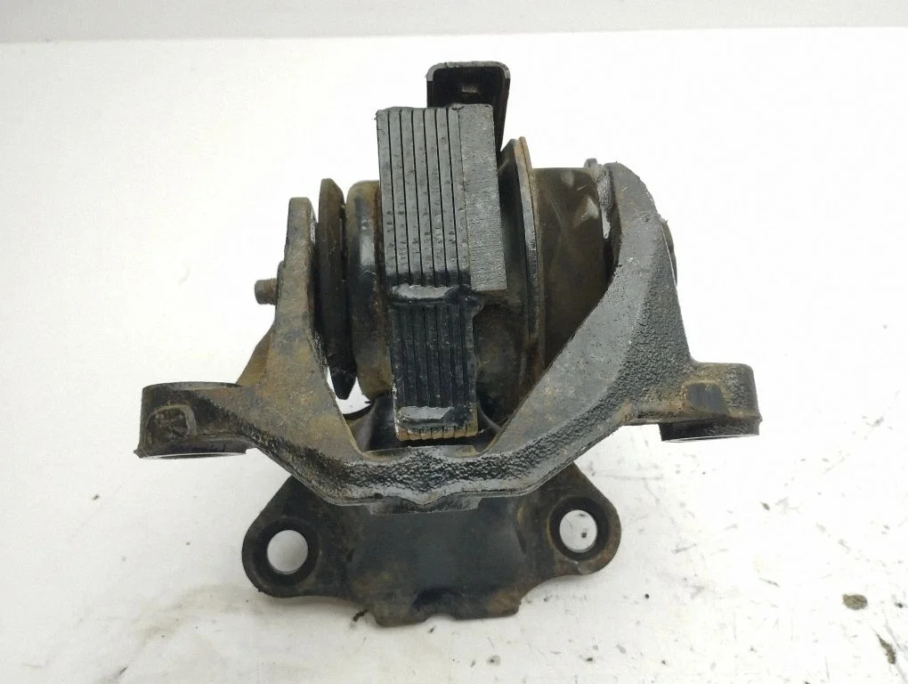 Engine mount bracket – left