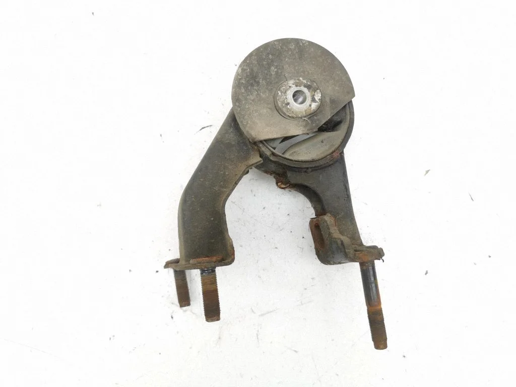 Engine mount bracket