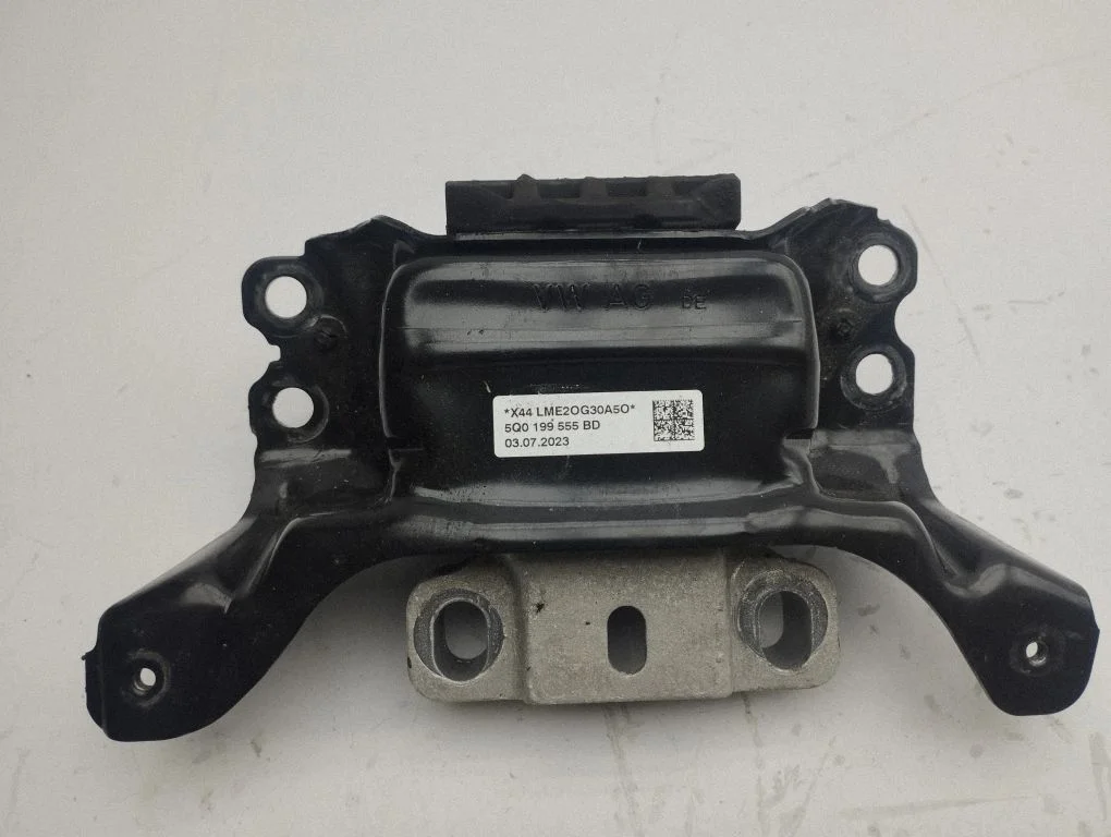 Engine mount bracket 5Q0199555BD