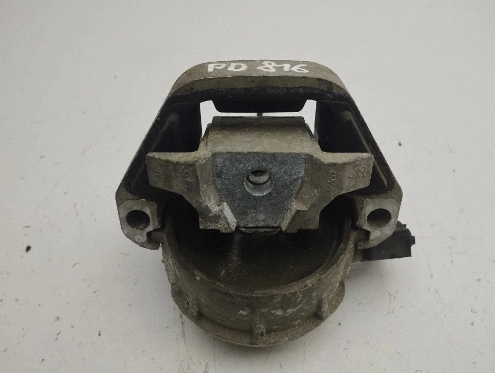 Engine mount bracket – right