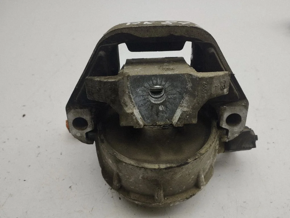 Engine mount bracket – left