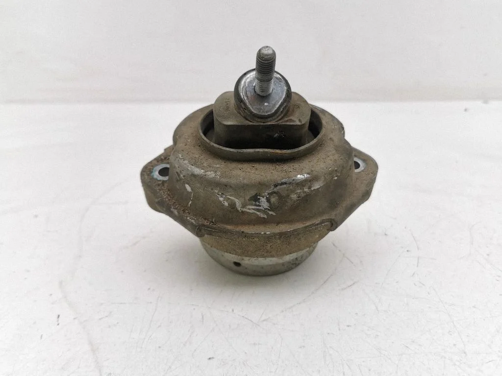 Dzinēja spilvens 675844401