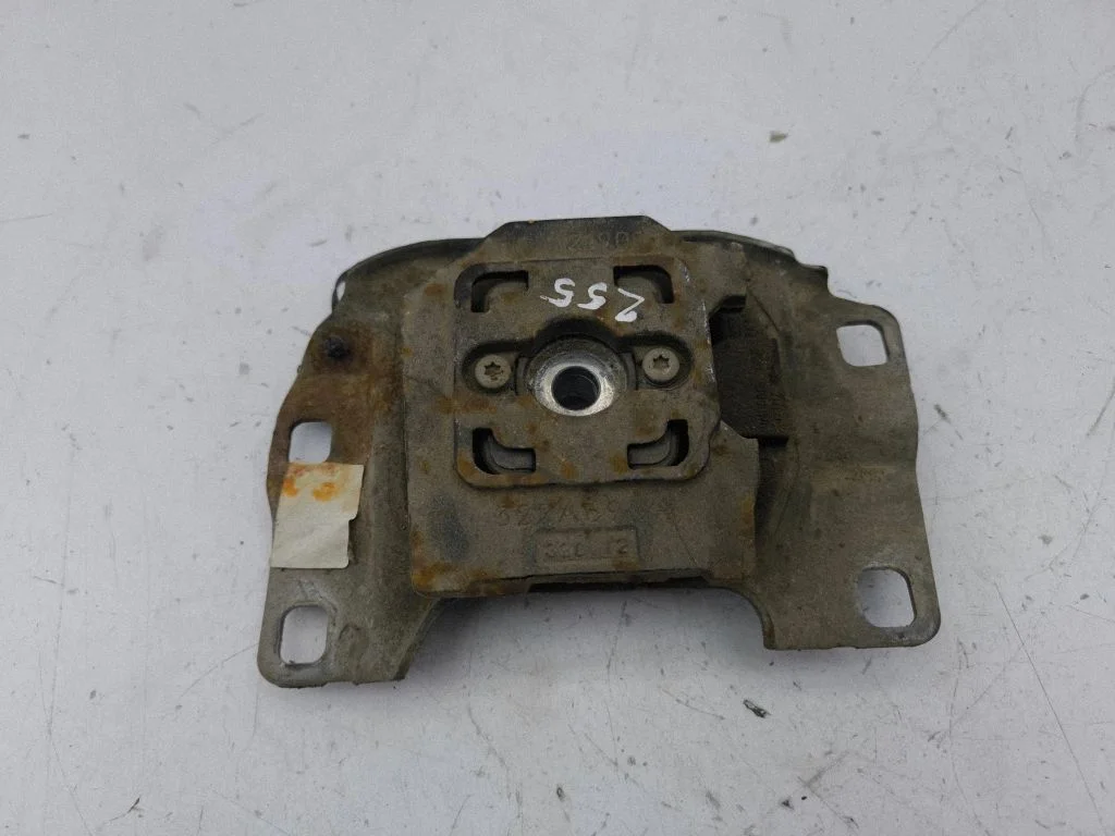 Engine mount bracket