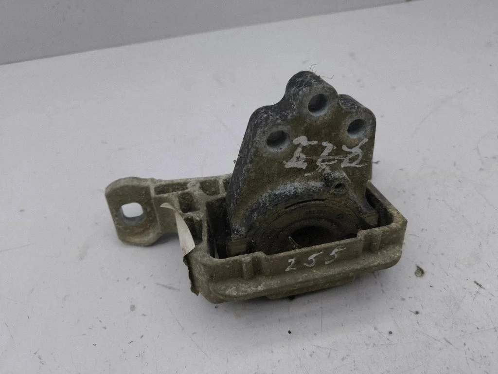 Engine mount bracket