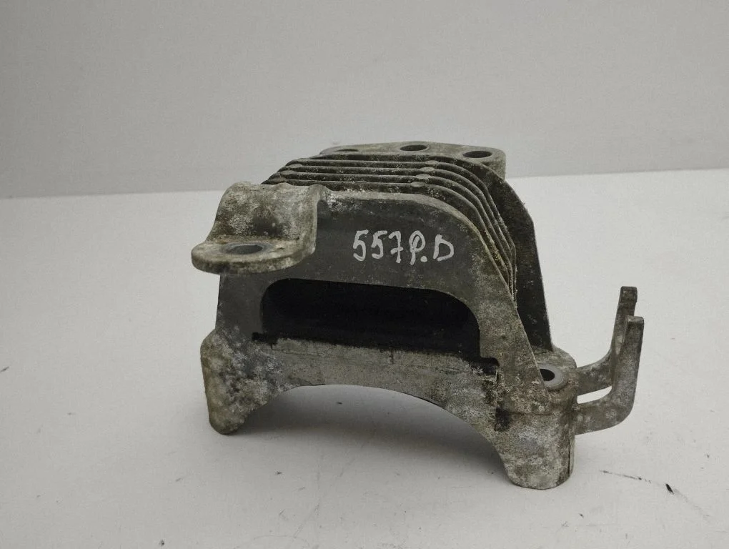 Engine mount bracket 13347451