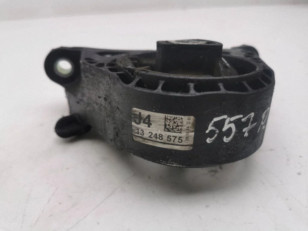 Engine mount bracket 13248575