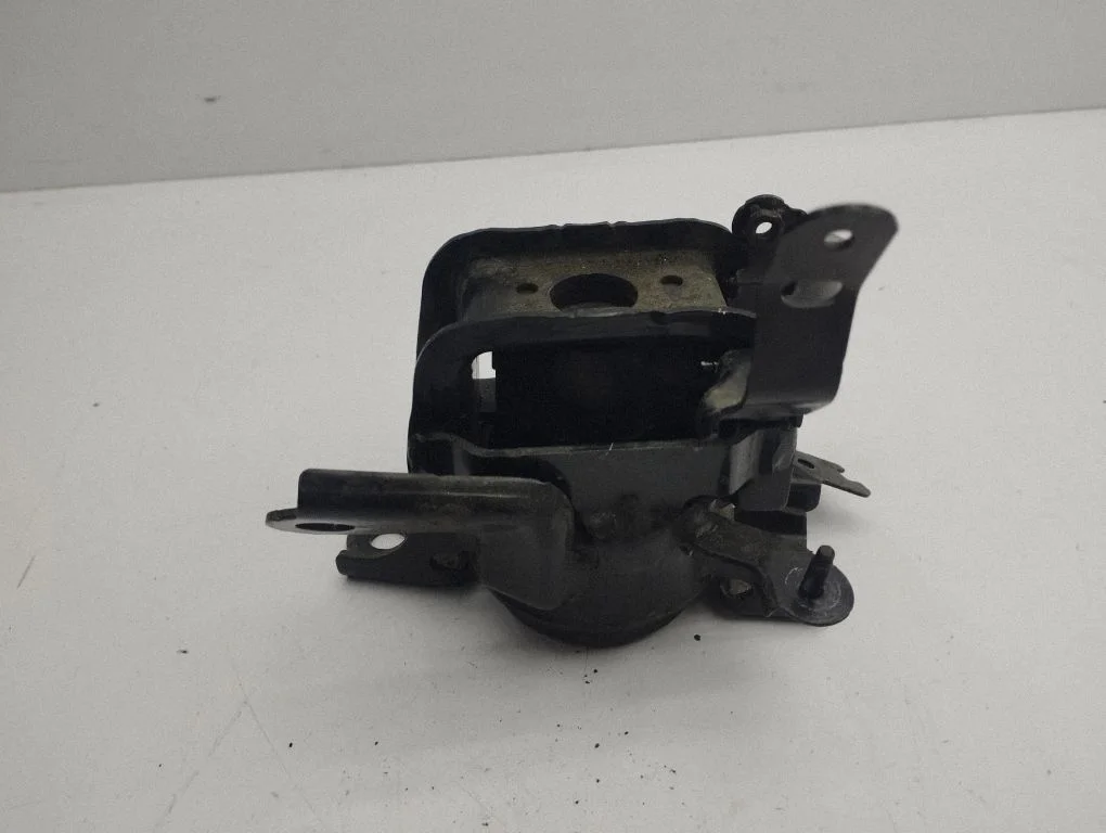 Engine mount bracket L5260976