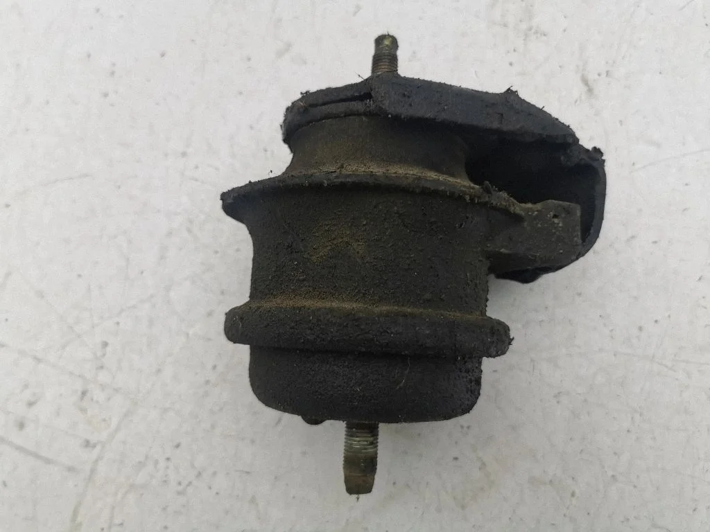 Engine mount bracket – left