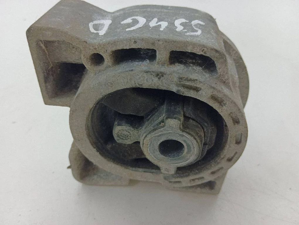 Engine mount bracket