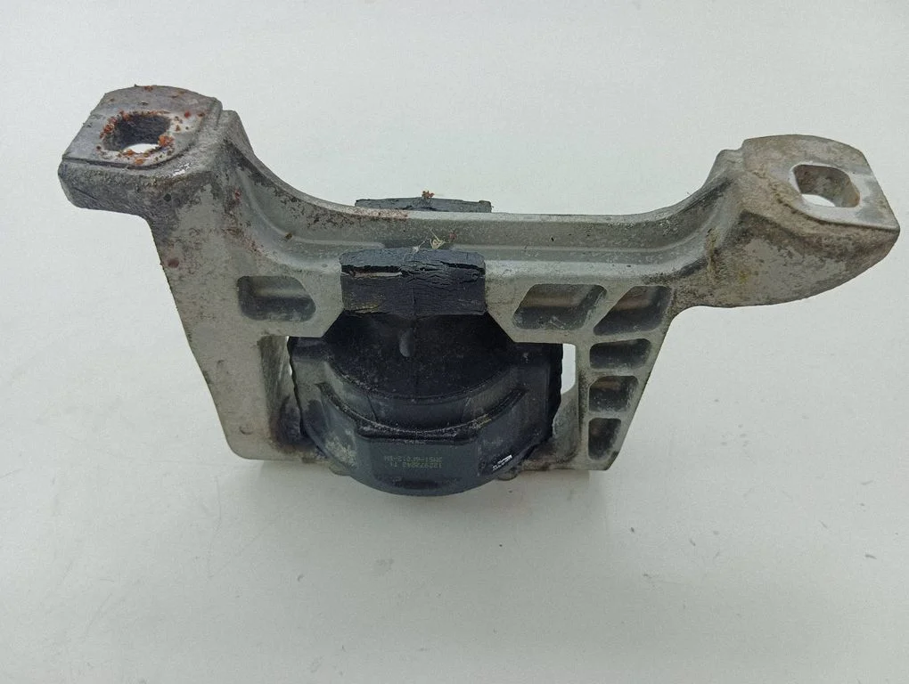 Engine mount bracket