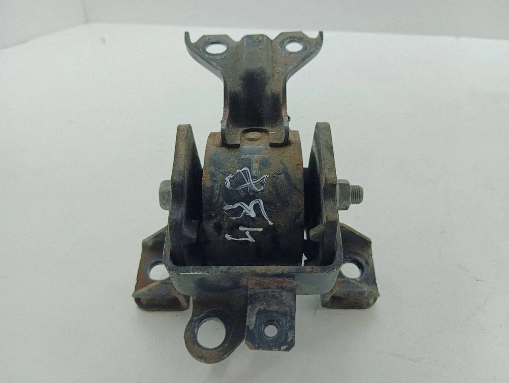 Engine mount bracket