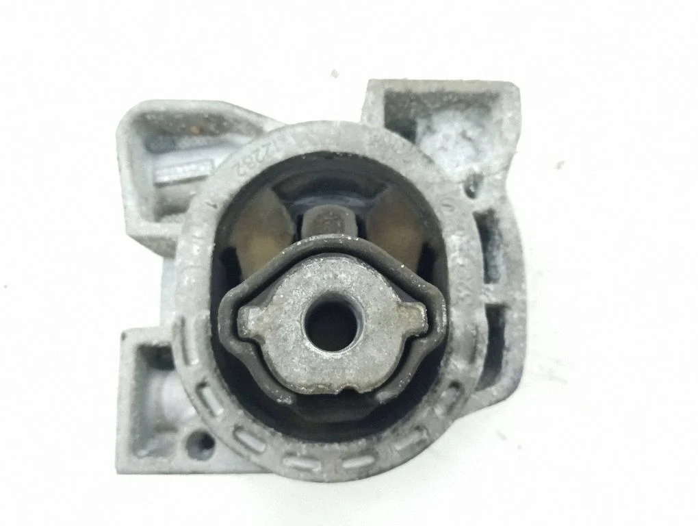 Engine mount bracket A1692400918