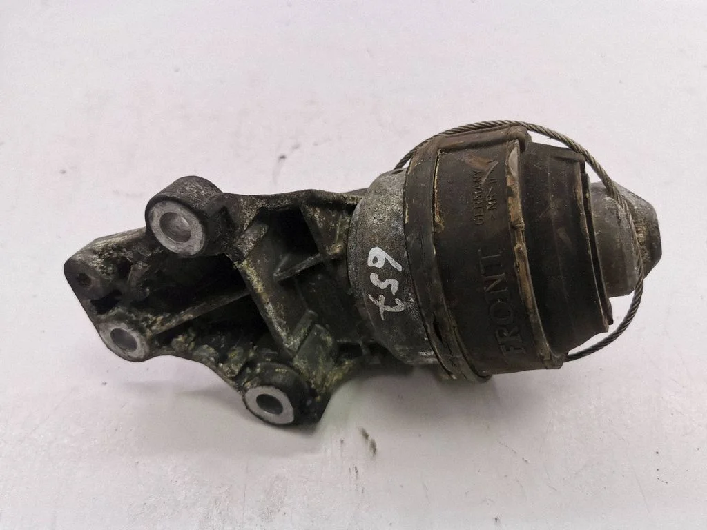 Engine mount bracket