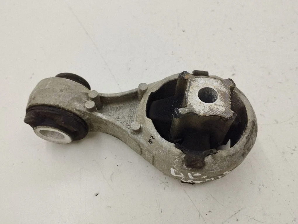 Engine mount bracket – right