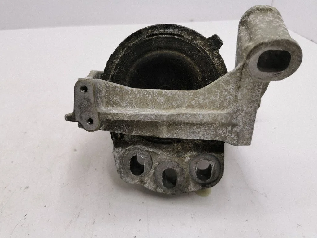 Dzinēja spilvens – Mazda CX-5 (2012-2017)