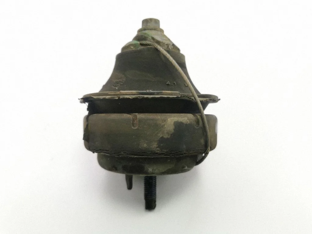 Engine mount bracket 8683936