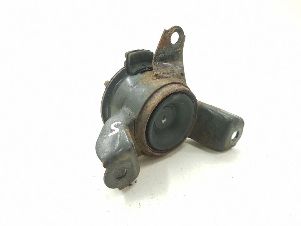 Engine mount bracket – right